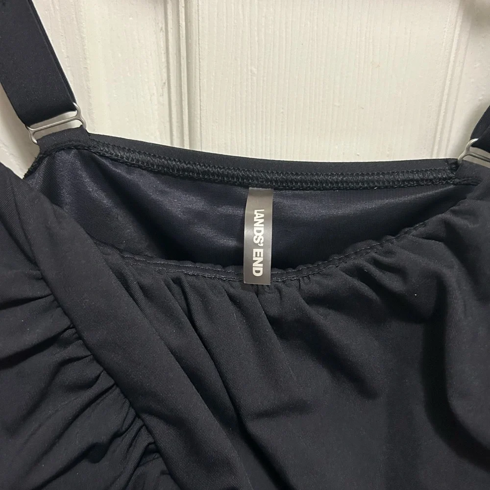 Lands' End Black Women's Tunic Swimsuit Top - Picture 2 of 4